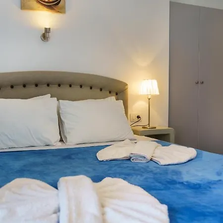 Marousi Suites Apartment Perissa (Santorini)