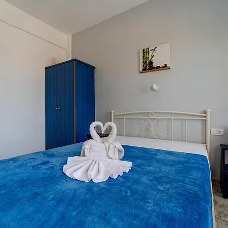 Marousi Suites Apartment Perissa (Santorini)