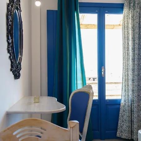 Marousi Suites Апартаменты