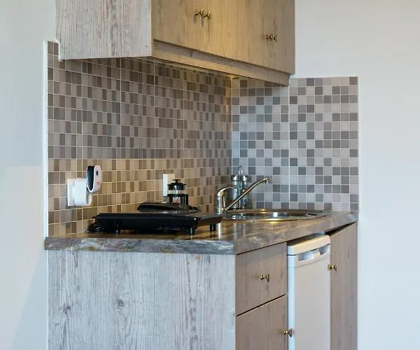 Marousi Suites * Перисса